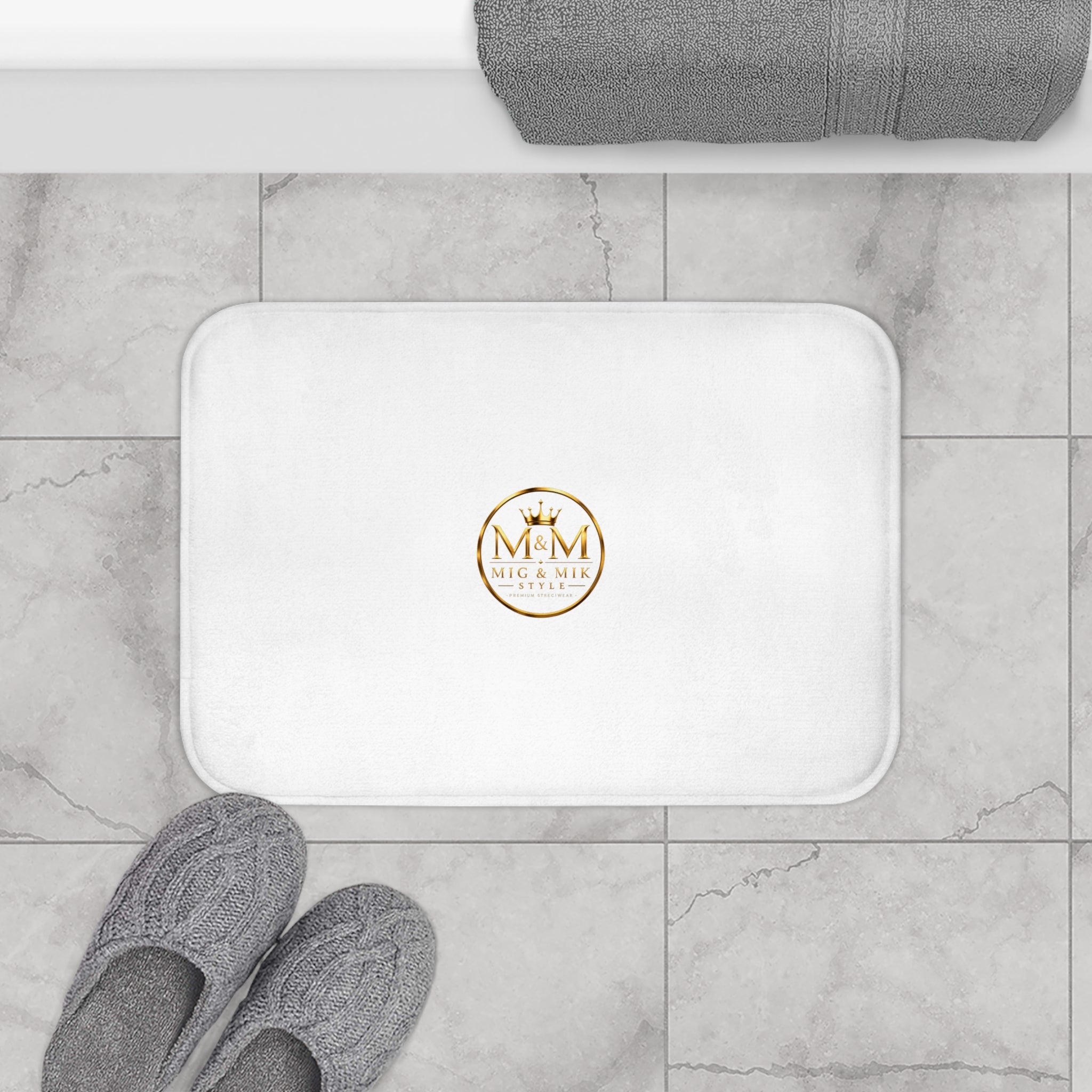Gold Monogram Logo Bath Mat — Elegant Luxury Hotel-Style Bathroom Rug