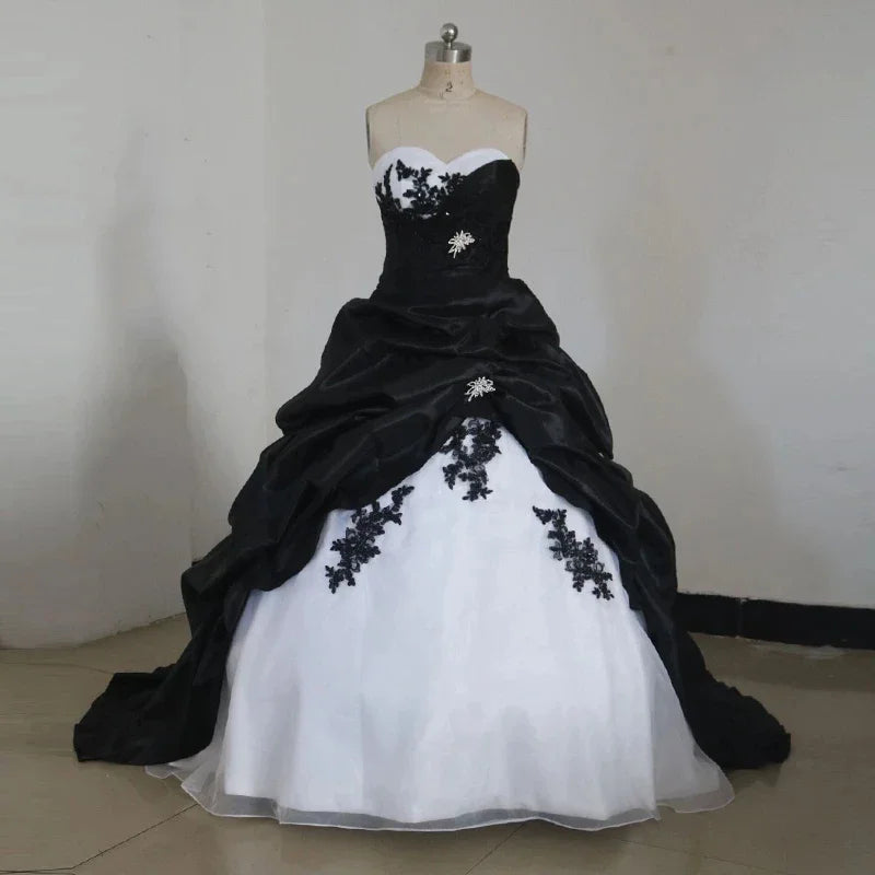 white And Red Wedding Dress Customized Sweetheart Strapless Long Bridal Ball Gown Ruched Vintage black Robe De Mariee