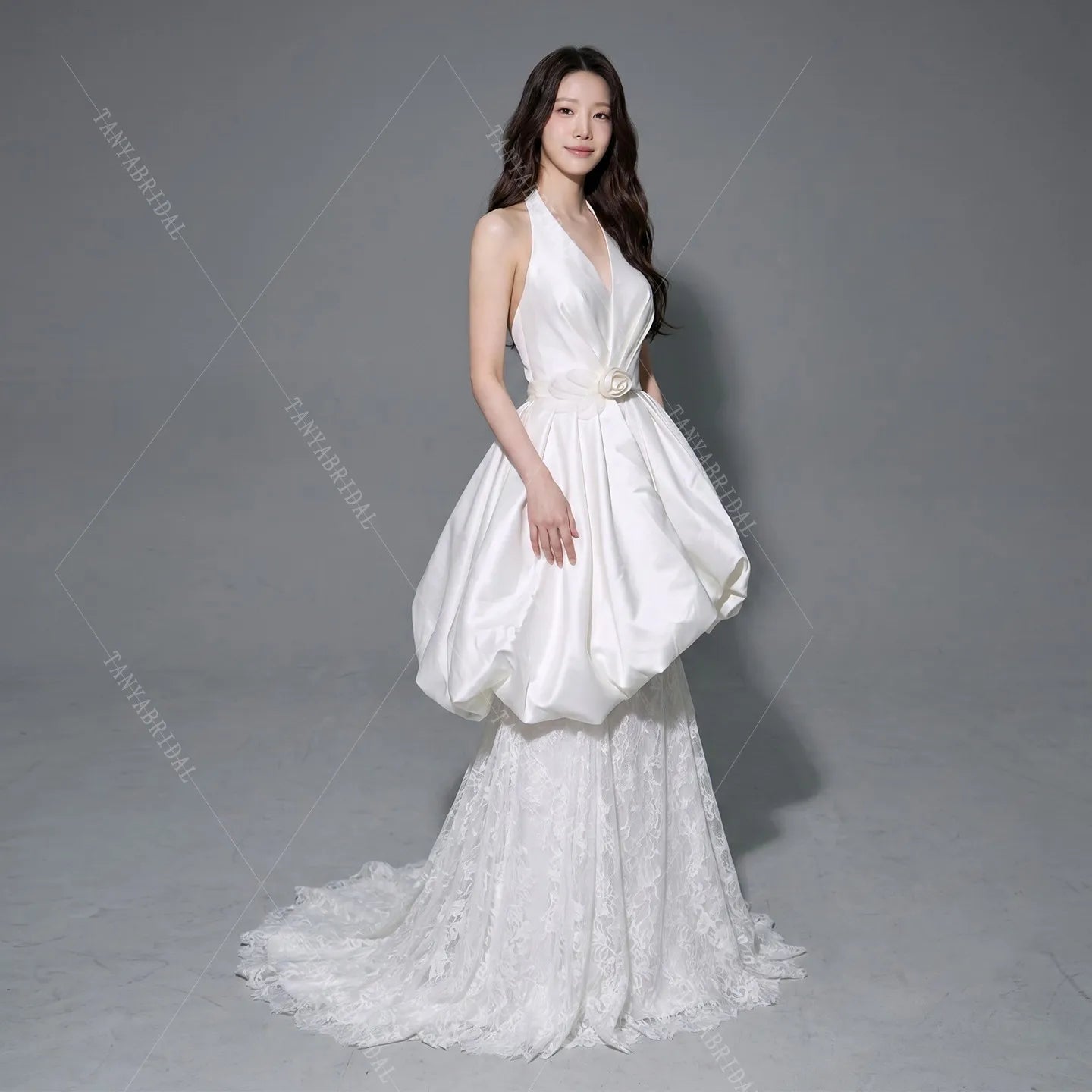 Halter V Neck Satin And Lace Wedding Dress With 3d Flower Sleeveless A Line Sweep Train Bridal Gown Bridal Wedding Party Dress