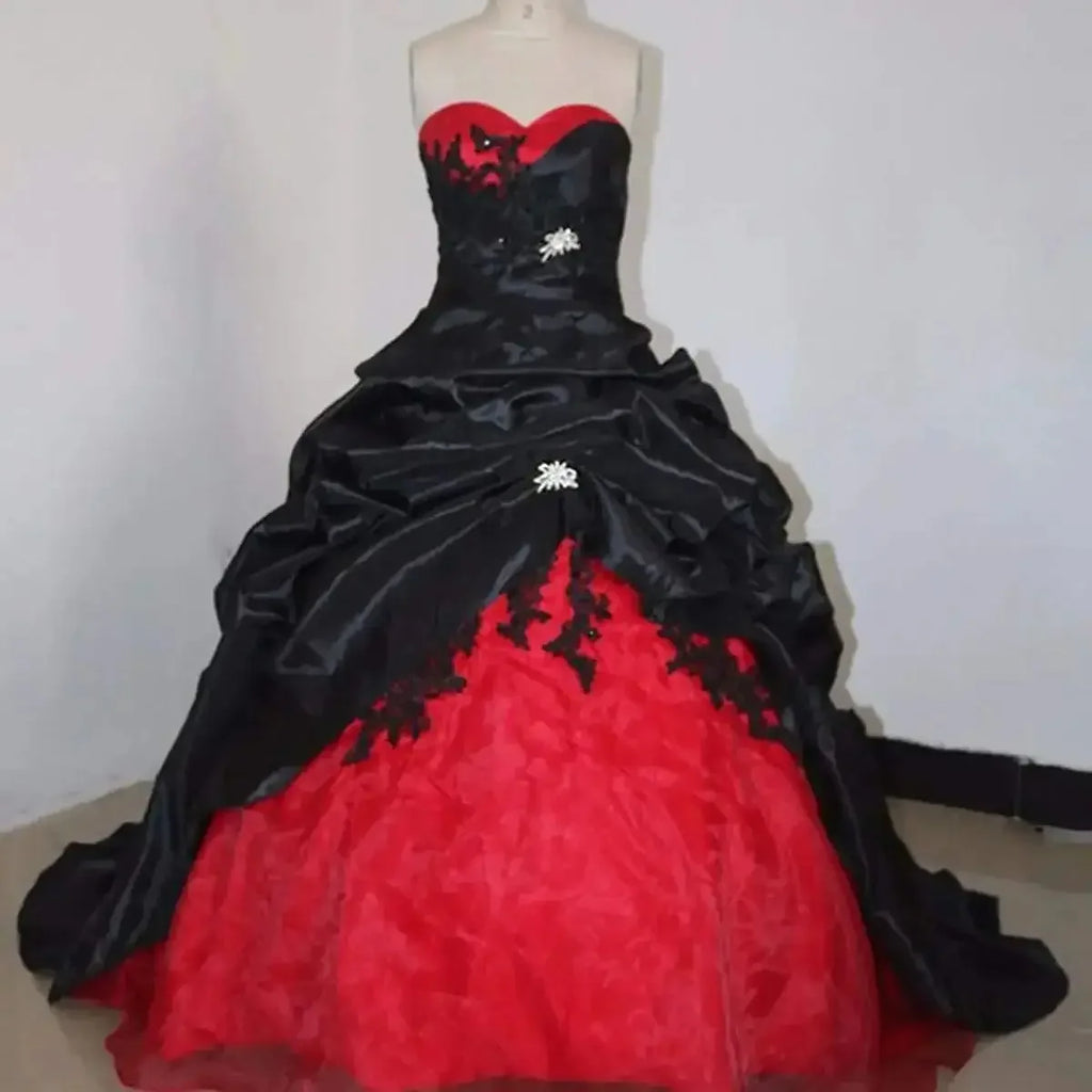 white And Red Wedding Dress Customized Sweetheart Strapless Long Bridal Ball Gown Ruched Vintage black Robe De Mariee