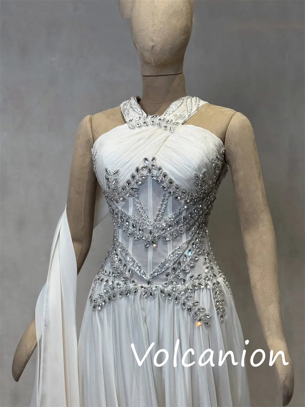 Customized Exquisite Chiffon Pleat Sequined A-line Halter Long Dresses Bespoke Occasion Fashion Sparkle