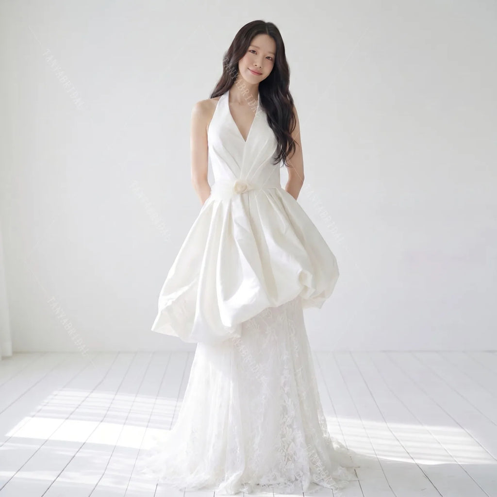Halter V Neck Satin And Lace Wedding Dress With 3d Flower Sleeveless A Line Sweep Train Bridal Gown Bridal Wedding Party Dress