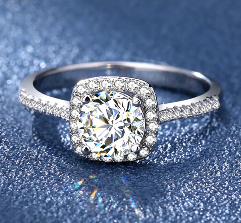 925 Sterling Silver Moissanite Ring for Women Halo Moissanite Engagement Ring Classic Sparkling Moissanite Jewelry Wedding Gift