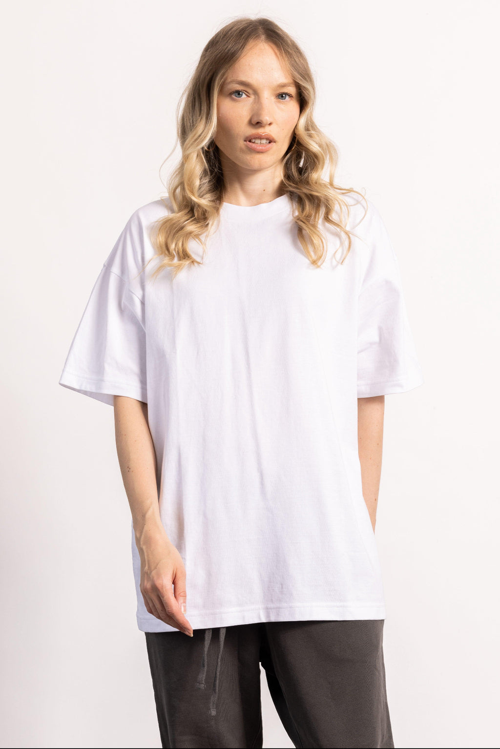 ESSENTIAL TEE