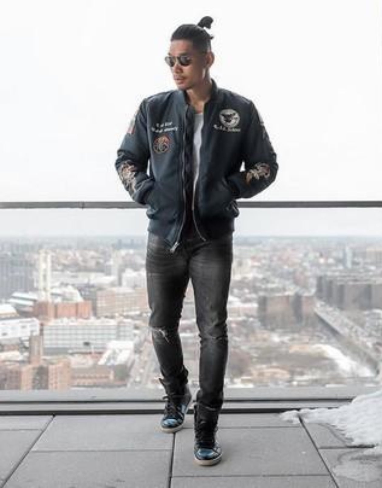 BOMBER JACKET
