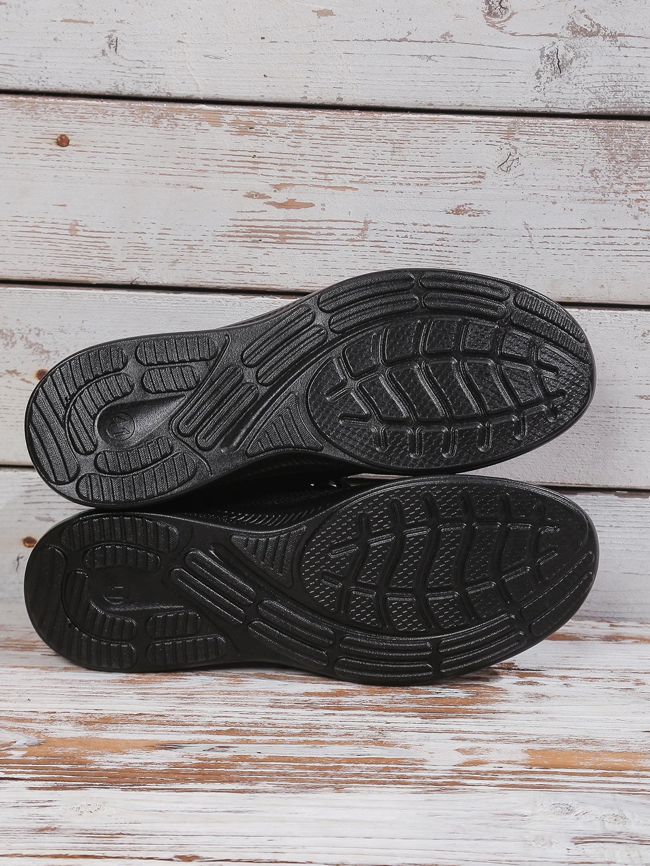 Man Shoes Men's Casual Shoes with Polyurethane Ultra-Light Sole, the Upper Part Fits the Skin Better. Perfect for Summer!