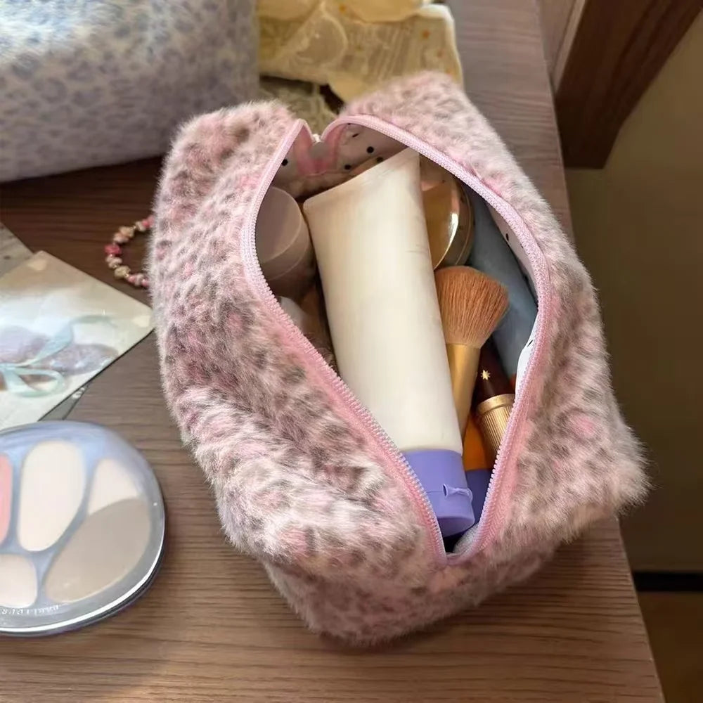 Durable Fuzzy Makeup Bag Large Capacity Leopard Print Toiletry Organizer Portable Cosmetic Bag Girls Travel Storage