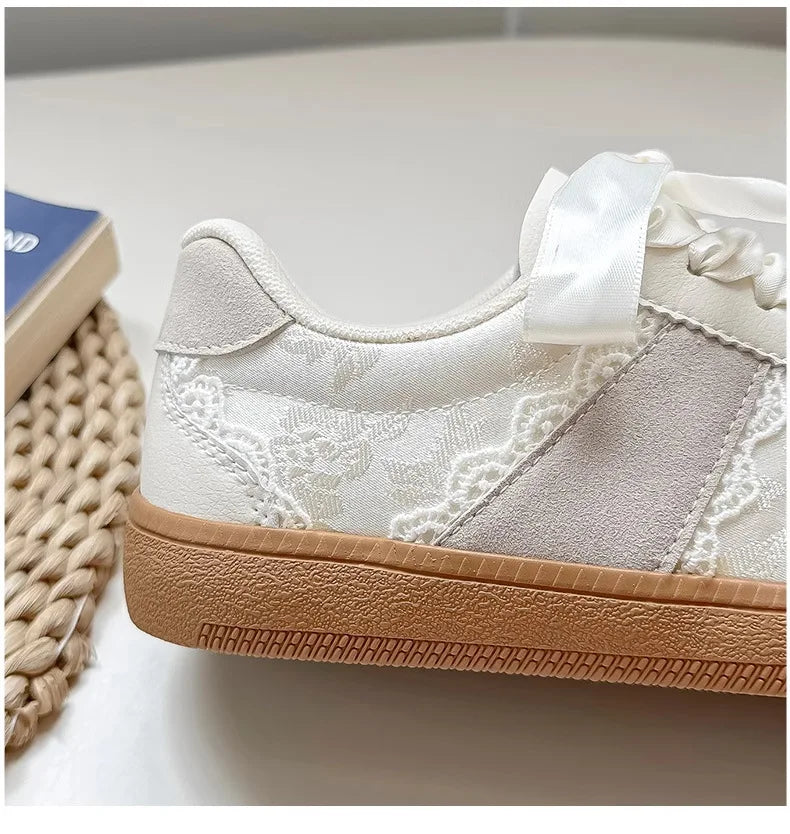 Women's New Mesh Casual Sneakers Versatile Lace-Up Ballet Flats Athletic Shoes Fashion Soft-soled White Shoes for Ladies 1411