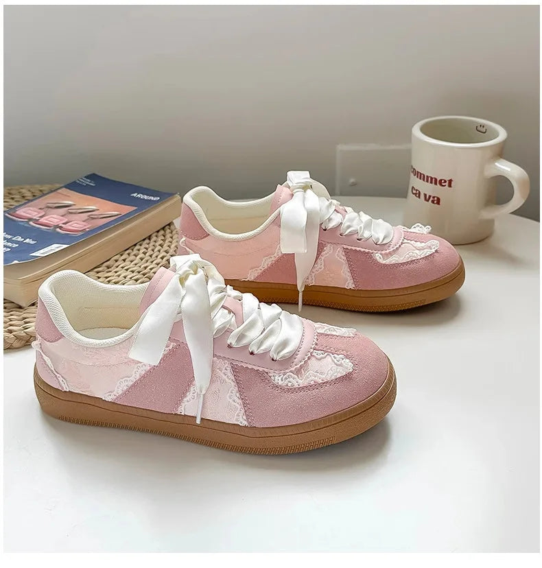 Women's Casual Sneakers Luxury Brand Light Comfortable Walking Shoes for Woman Lace Up Flats Ladies Fashion Designer Shoes