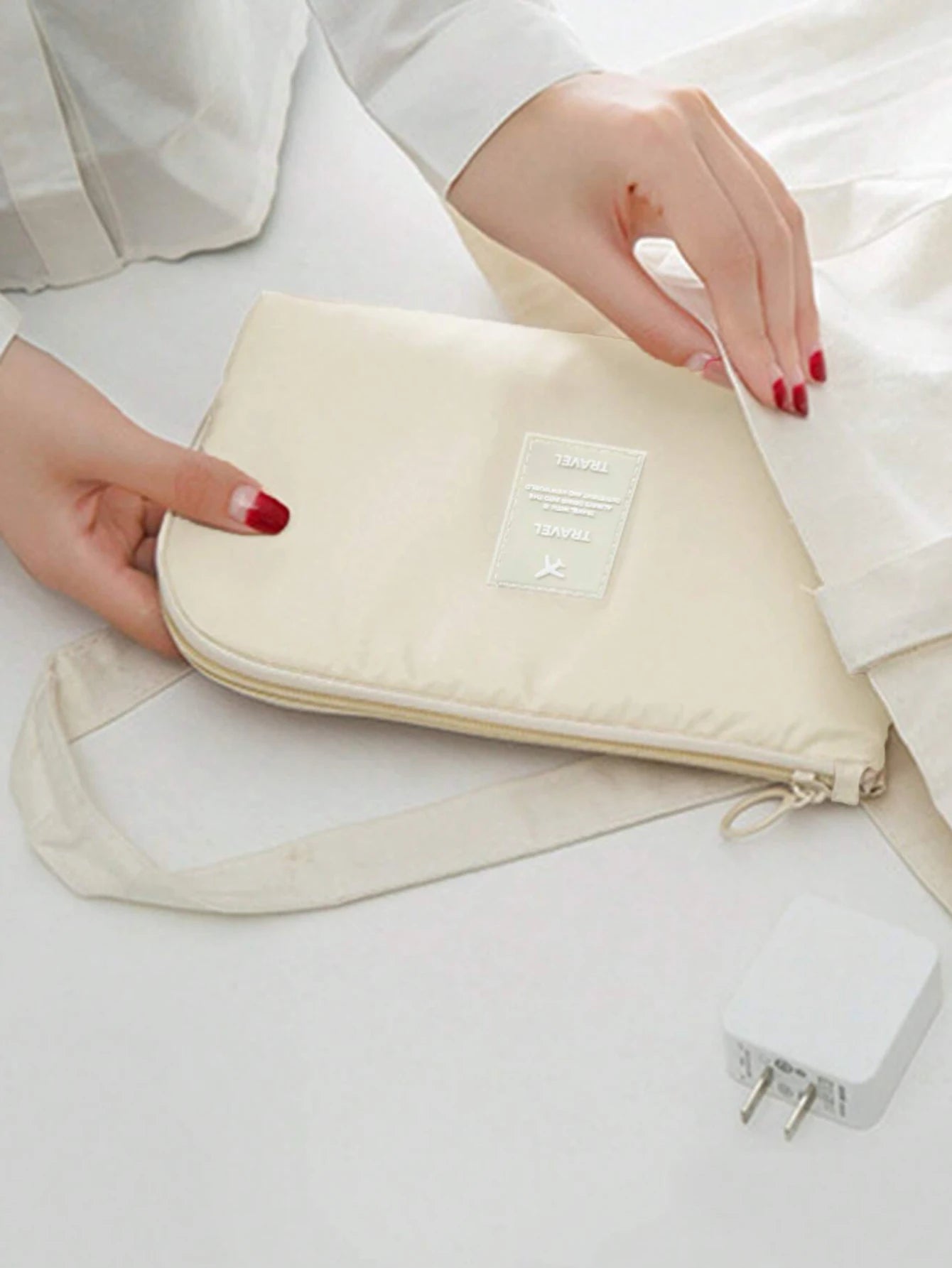 Fashion Portable Travel Storage Bag Waterproof Makeup Kit Mobile Bag Multi-Function Digital Devices Gadget Data Cable Organizer