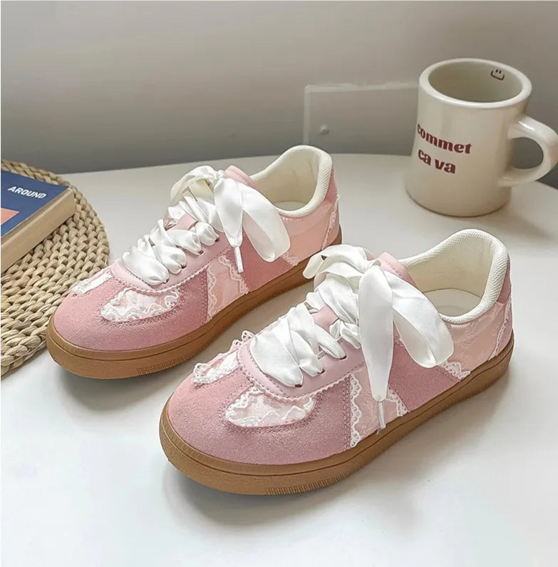 Women's Casual Sneakers Luxury Brand Light Comfortable Walking Shoes for Woman Lace Up Flats Ladies Fashion Designer Shoes