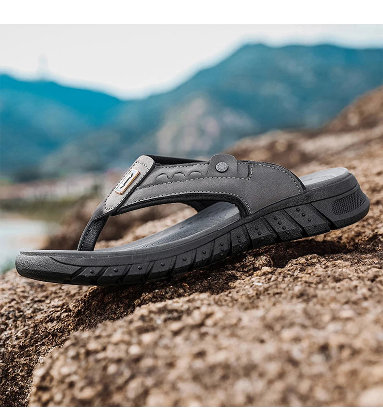 Mens Casual Slippers Summer Outdoor Open Toe Beach Shoes Soft Bottom Comfortable Vacation Indoor Sandals Fashion Non Slip Breath