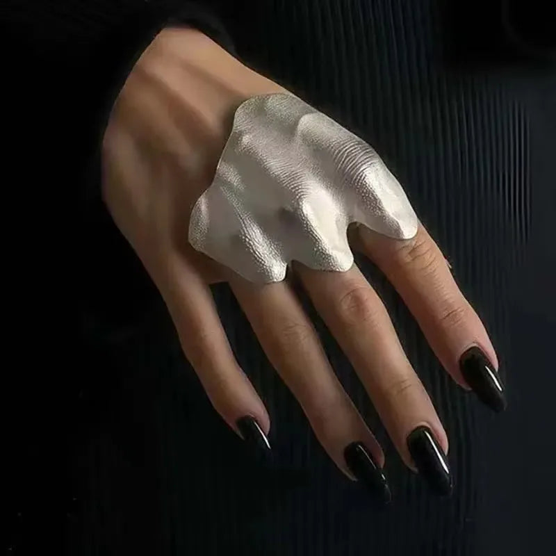 Y2K Gothic Pleated Knuckle Ring — MIG & MIK STYLE™