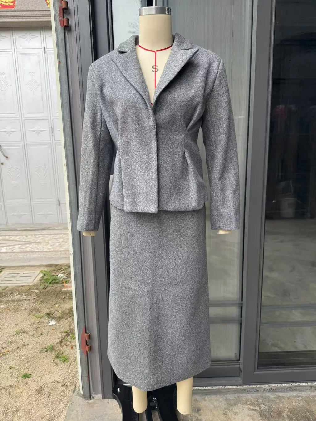 Women's 2025 Spring New European and American Style Suit  Ready to Ship Tailored Waist Blazer & Skirt Set