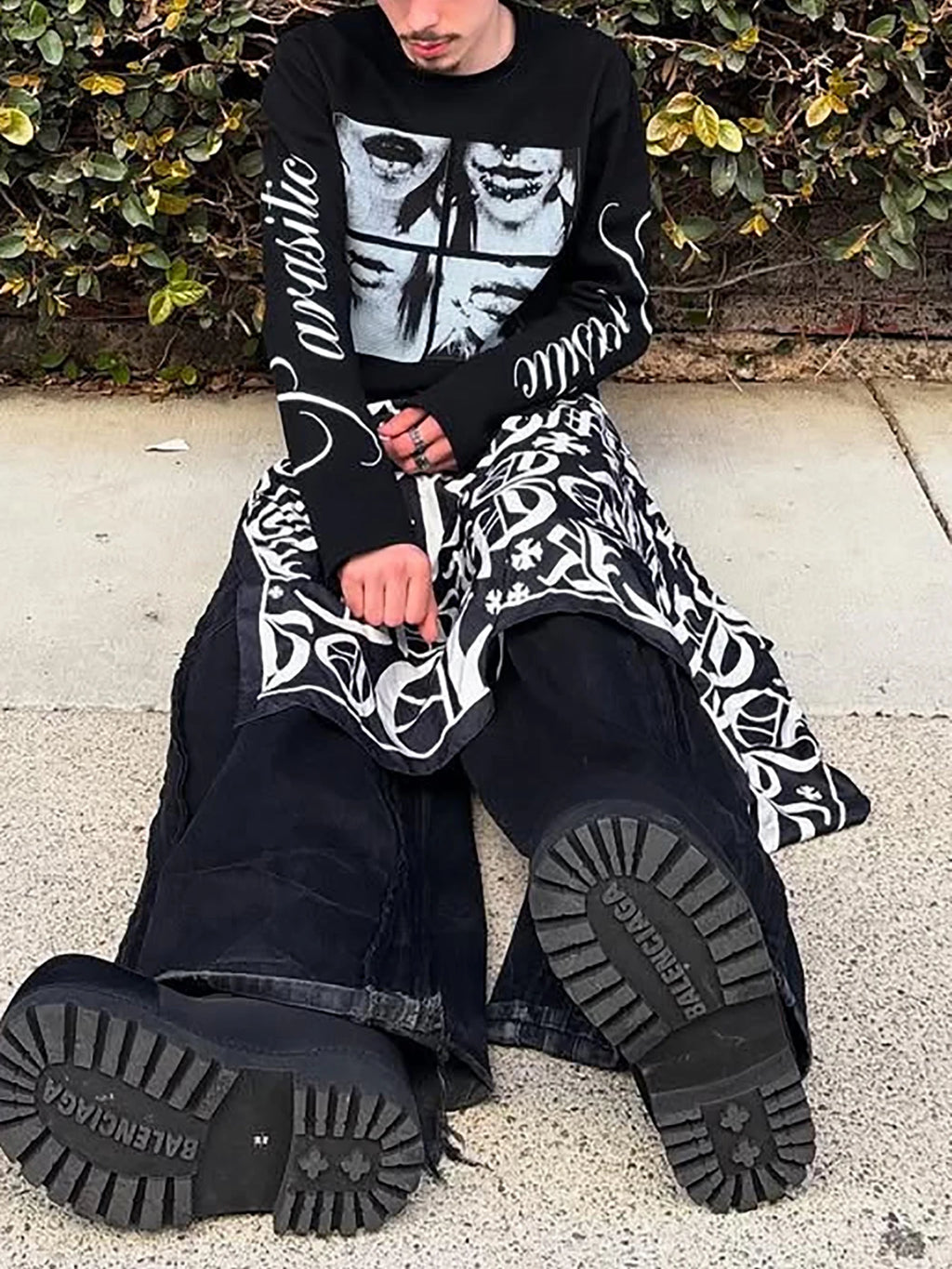 Dark style street punk unisex long sleeved shirt with retro millennium print T-shirt