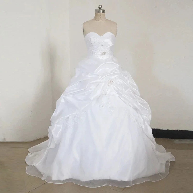 white And Red Wedding Dress Customized Sweetheart Strapless Long Bridal Ball Gown Ruched Vintage black Robe De Mariee
